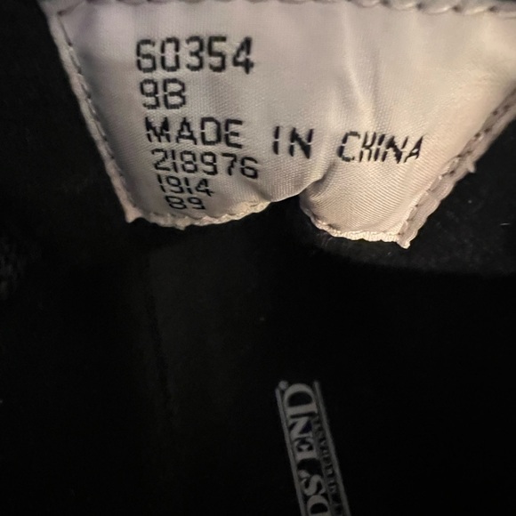 LANDS END BLACK SUEDE SIZE 9B STYLISH ANKLE BOOTS - Picture 6 of 6